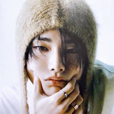 hanninged's profile picture. Im I.N and im 5'0 and I work as a k-pop idol and Im gay