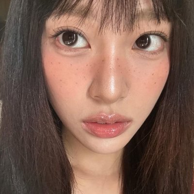 beacrrn's profile picture. iced matcha girl 💚