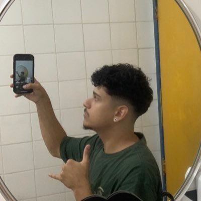 eduard0rubim's profile picture. Apenas o Universo tentando entender a si mesmo.