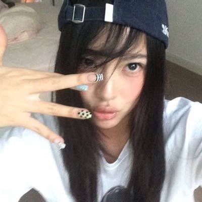 cherredoll's profile picture. different me every day.