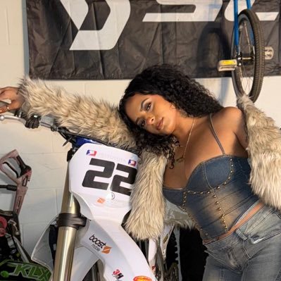 gemmeirl's profile picture. RIP Jansel💚. IG: gemmeirl | gammaworld333// gemme_llc ••• wonderwoman. visionary