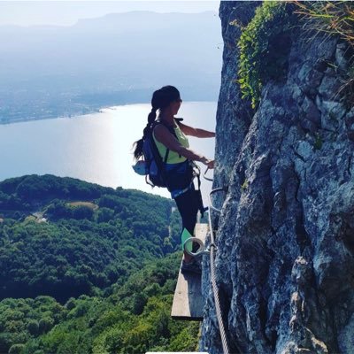 fleurlarebelle's profile picture. "Les doutes c'est ce que nous avons de plus intime." (A. Camus) DM ⛔️ Pour la France, FREXIT vite. 17 décembre ♐️