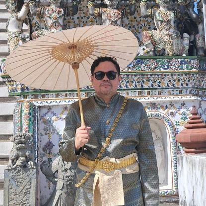 idrusomething's profile picture. Born on a rainy wednesday at precisely 3:47am. Probably the most awkward guy in the planet...