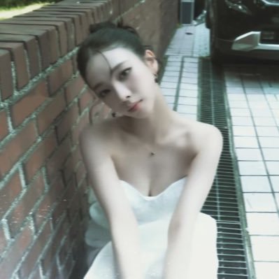 ningaholic's profile picture. ผมให้คุณสองล้าน อย่ายุ่งกับภรรยาผมอีก