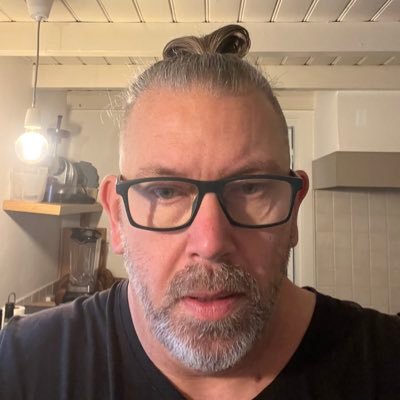 Quentenkies's profile picture. carpe diem❤️PSV❤️BBQ❤️🇾🇪🇮🇹🇬🇷❤️Juventus ❤️father of 2 kids and married❤️ENJOY life😍looking for new friends 👍