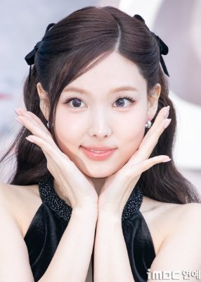 VOLTOLINE's profile picture. mulher, mineira, historiadora, fã de kpop.