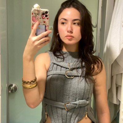 cceyllin's profile picture. cult classic but still pop