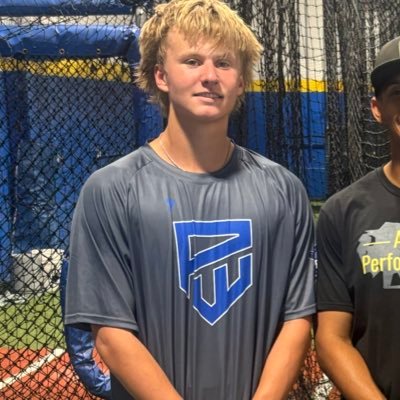 StumpCash's profile picture. 2027/ 6’2” 190 LBS / RHP/UTL FB- 83-85 T86 / Infield Velocity 87 / EV- 100.8 / 801-866-3405 https://t.co/zDSNr00LPX