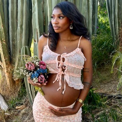 NaitsuwehNana's profile picture. Logistics…Medical Air Systems …Events Operator … 05.12.2023 🕊️ 24.12.2023 🕊️