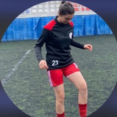 Buseniiz007's profile picture. BİRUNİ/FTR FB 💙💛