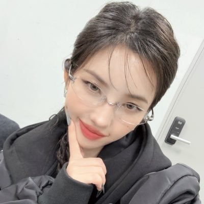 2YEONZIP's profile picture. 소연이랑 오래오래 행복하기🦁 무슨 일 있어도 조건 없이 아이들 편 (੭•̀ᴗ•̀)੭ 💛 (한→ENG)