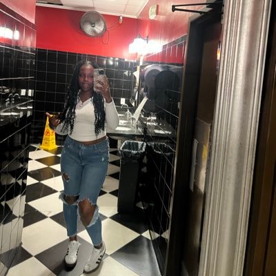 thinkingPERFECT's profile picture. 