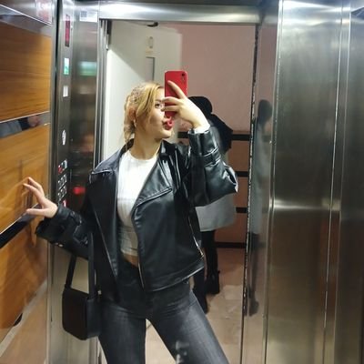 atavratmaeral's profile picture. hindistan cevizli eti puf