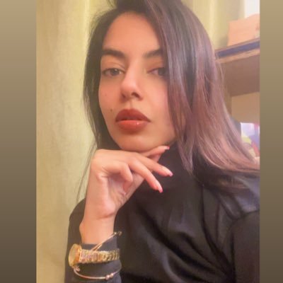 Yameiena's profile picture. me and my scalpel against the whole wide world 🔪