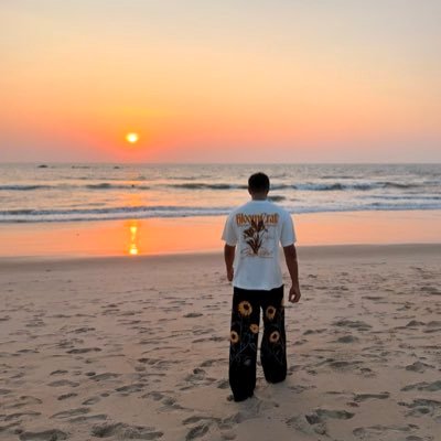 keshaha08's profile picture. 23yo engineer and hiker building https://t.co/8QY5B03YRf