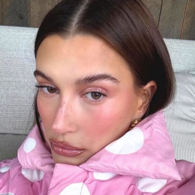 celebrsties's profile picture. obsessed w celebrities