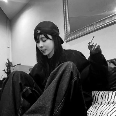 ashiljndrn's profile picture. ❤️🖤