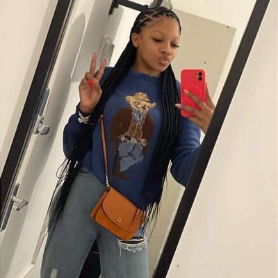 razariaaaa_'s profile picture. 