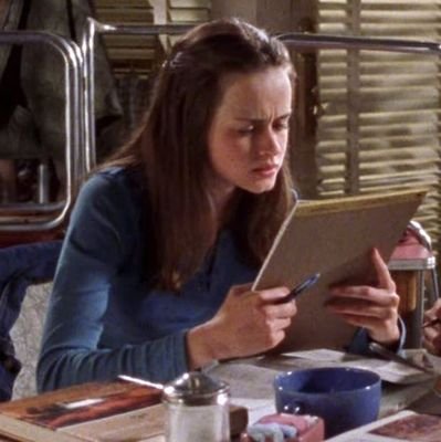 Clarinha_Azev's profile picture. Tentando sobreviver até o Enem ✧