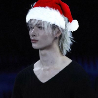 heehoonprorider's profile picture. don't follow me all i do is thirst over heeseung here