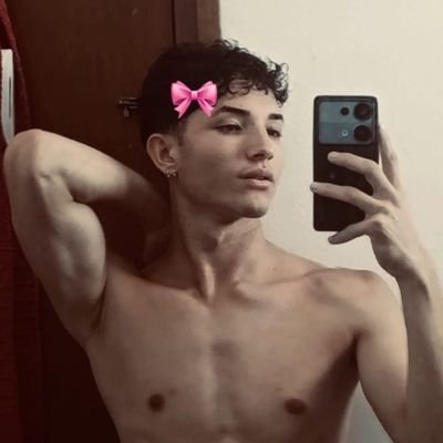 J_O_A_O_Hq's profile picture. bisbilhotando e não me seguiu ? 
welcome to my page