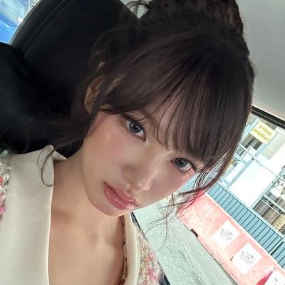 wyliesbaker's profile picture. normal human girl