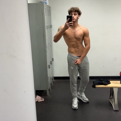 Masterliam2341's profile picture. |6’0| cash master financial domination straight male🇺🇸 size 10