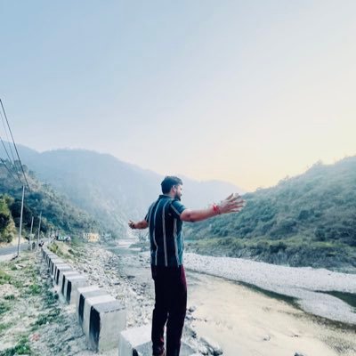 theawesomedev_'s profile picture. Full Stack React Native Engineer | building @hiretales_ | Open to remote React Native roles | My tech - RN | supabase | mongoDb | firebase