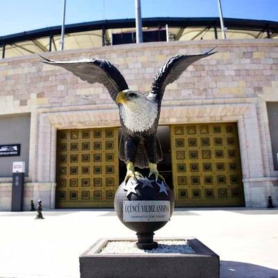 softwareozi's profile picture. Beşiktaş Stadyumunun Girişindeki Kartal Heykeliyim.. Tassak parodi hesabıdır.