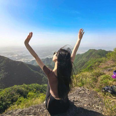 Rina_0Dream's profile picture. Even the rain here feels poetic, turning the streets into watercolor paintings