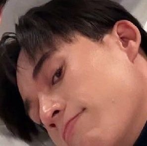 arcdorable's profile picture. living in the between; where hope lingers in the dusk, and love whispers through every passing breeze 🐋🍃☁️✨️