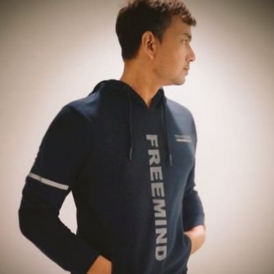 RajeevTiwariIND's profile picture. समंदर से सीखा है , जीने का सलीका -- 
चुपचाप से बहना, अपनी मौज में रहना__ 🤘😎