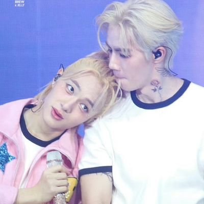 DokiDoki_S's profile picture. 🧡Baby nunew  @CwrNew & Baby zeepruk  @zee_pruk 💙 #ZonZon 🐿 ♥️Only love ZeeNunew♥️  数据女工一枚😇

🈲DMD（garbage）🈲🍵🈲团爱🈲DMD一切