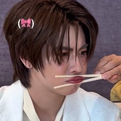 lizsnotee's profile picture. luv yourself and #TleFirstone 🍀☔️