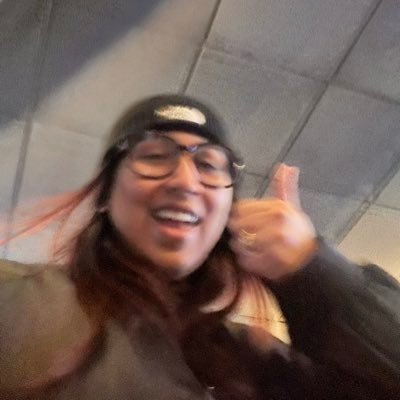 stuunalee's profile picture. she/her 27