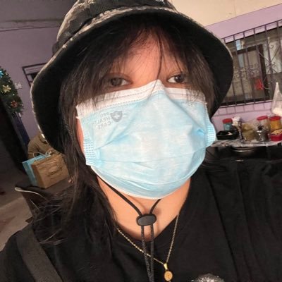 lowkeyporo_'s profile picture. live, laugh, love issa 🤍