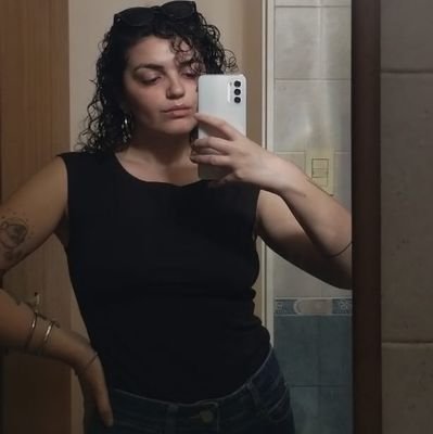 lulitotoro's profile picture. mala tuitera, peor persona