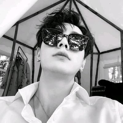 yushuntin_552's profile picture. 美国🇺🇲
到⬇️
中国🇨🇳