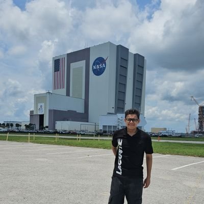 Khanav25's profile picture. 