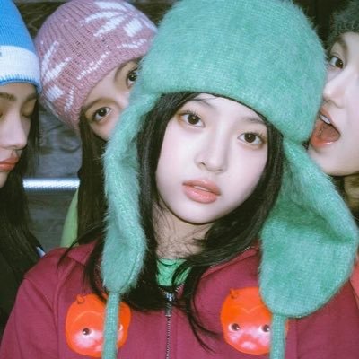 Tokk_Itian's profile picture. minji, hanni, danielle, haerin, and hyein my daughters