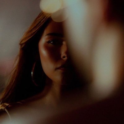 HowIFellForMB's profile picture. in that very special way. acc for madison beer 🦢 they/them