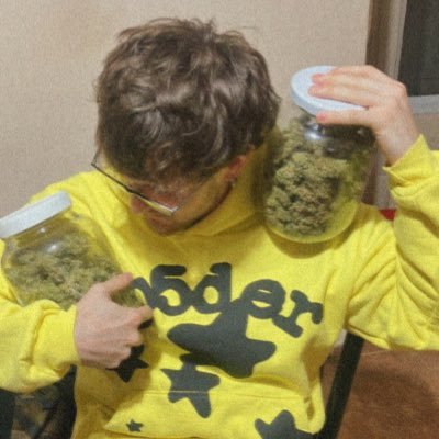 mmachidkk's profile picture. le pego tres dedos y la rompo en clash royale