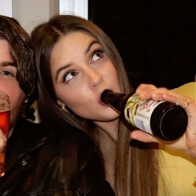 srarevermore's profile picture. jurídico selena gomez & savannah clarke