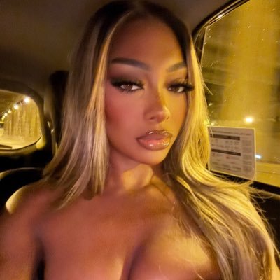 CTFXOX's profile picture. I’m here to post my face and retweet shyt. that’s it.