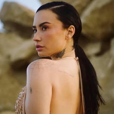 eitherwaydemi's profile picture. 