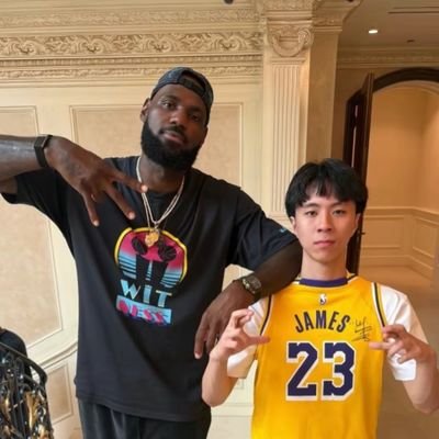 willyjordan94's profile picture. Main account @kingjames