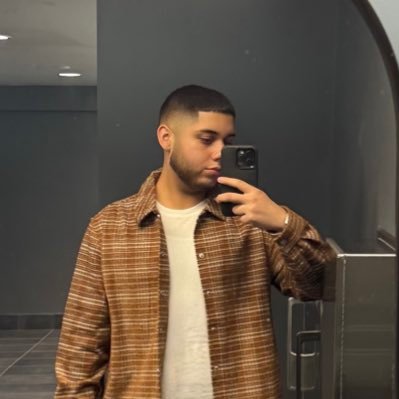 chromaticarlos's profile picture. 