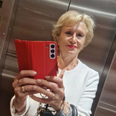 hanyefu's profile picture. une suite de petites volontés fait un gros  Résultat

Charles Baudelaire