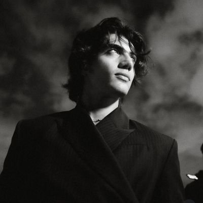 AlGhulWayne_'s profile picture. Estou anos-luz à frente de todos os Robin's anteriores em habilidade e treinamento.