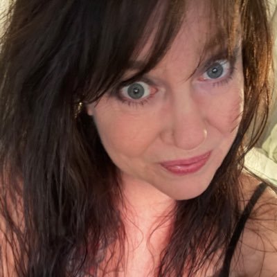 DYSONlife4real's profile picture. This is where you’re meant to write something interesting, but you got me. #mentalhealth #Gastroparesis #hypermobility My tummy doesn’t work but my brain does!